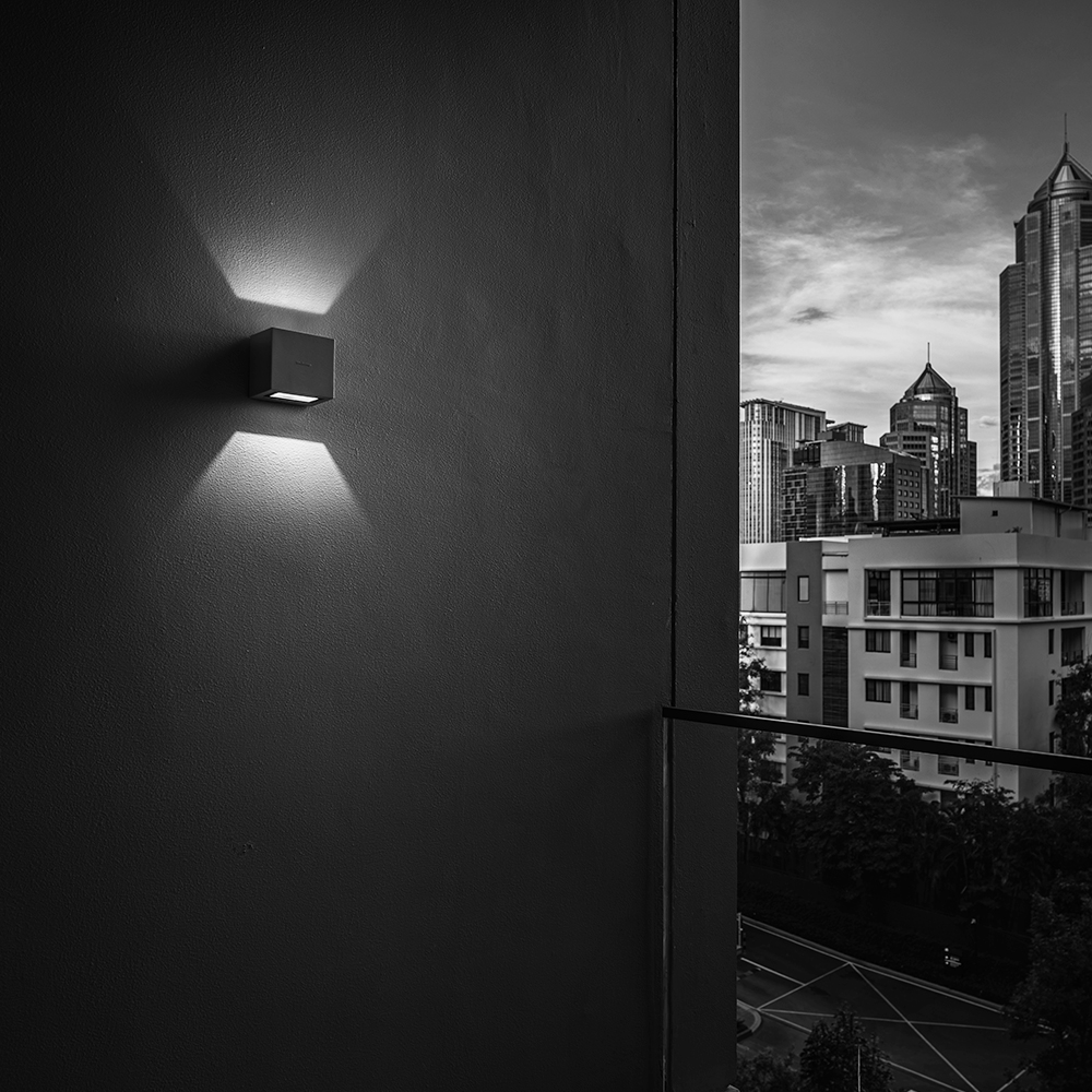 WALL SURFACE LIGHT
